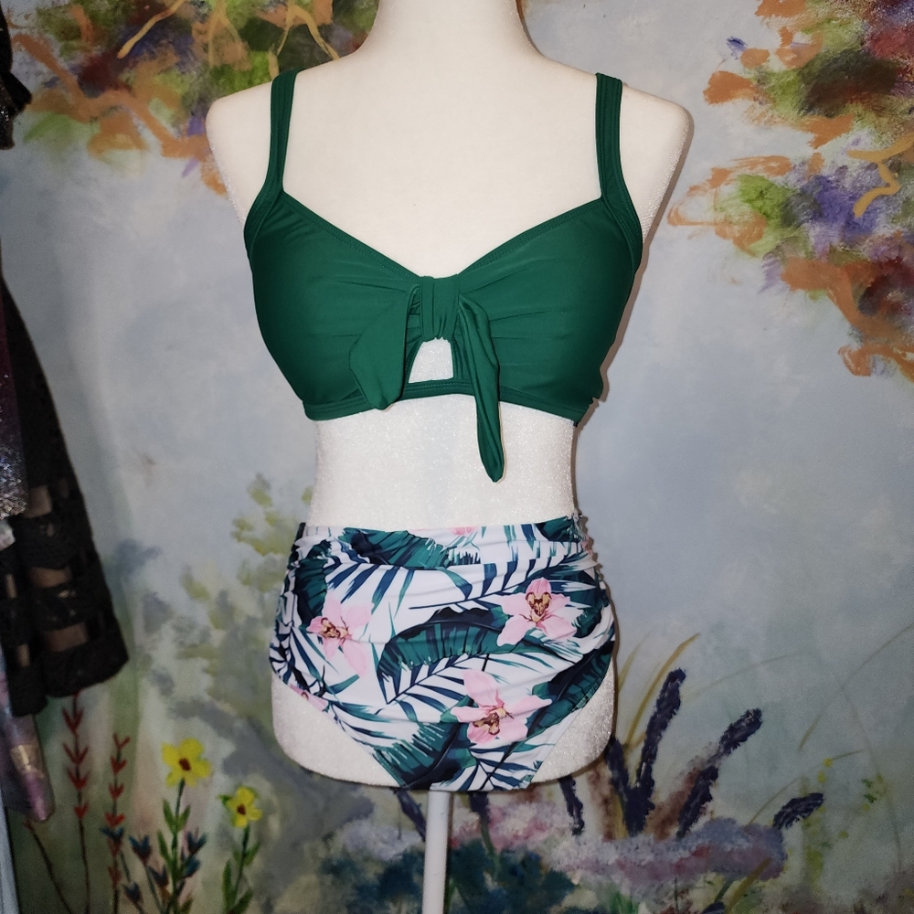 Two-Piece Green Top W /Tie & High Waist Hawaiian Print Bottom